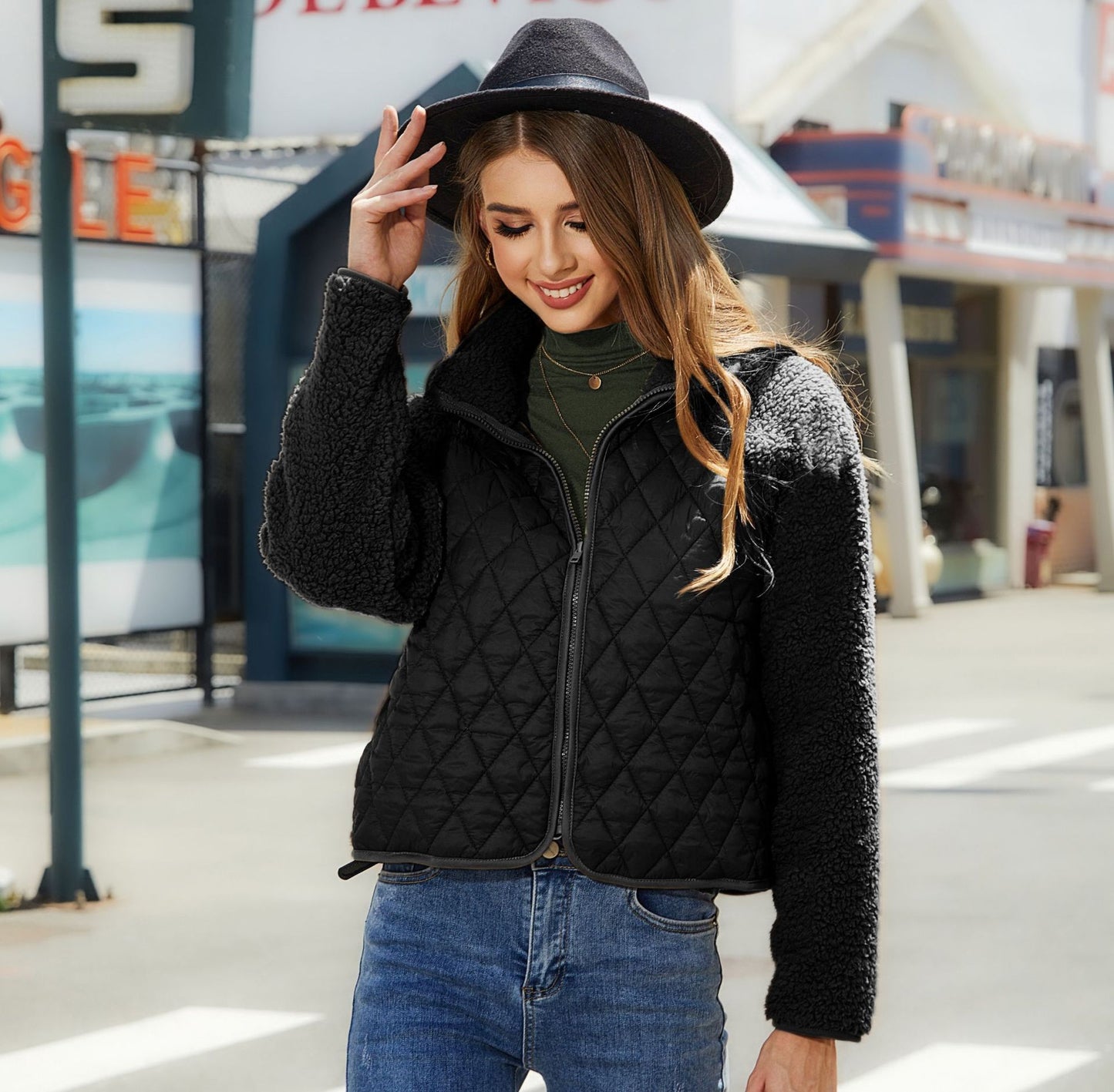 Women's Plush Jacket with Rhombus Stitching Design – Warm Lamb Wool Lapel Zipper Short Coat