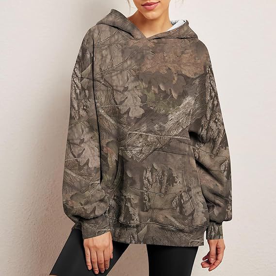 Women's Camouflage Hoodie with Maple Leaf Print – Oversized Sports Hoodie for Ultimate Comfort