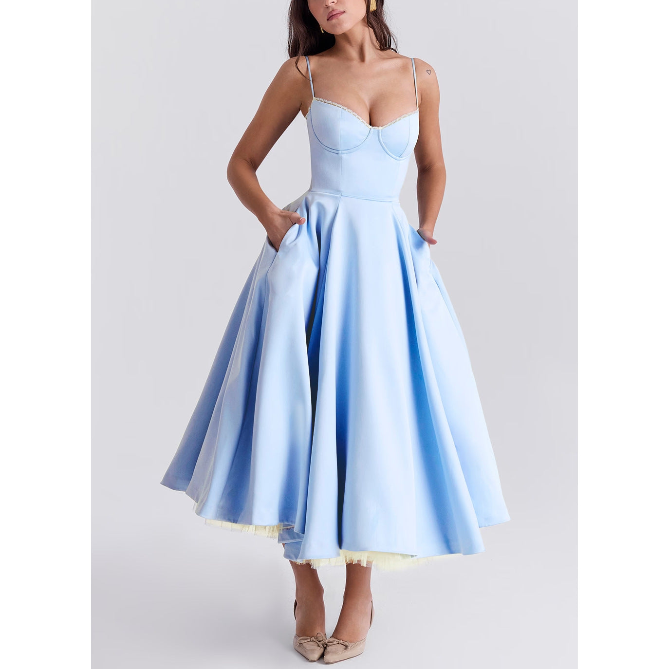 Ärmelloses, bauschiges langes Kleid mit V-Ausschnitt für Damen – Elegante Sommermode für Partys und Hochzeiten | Großbritannien und USA