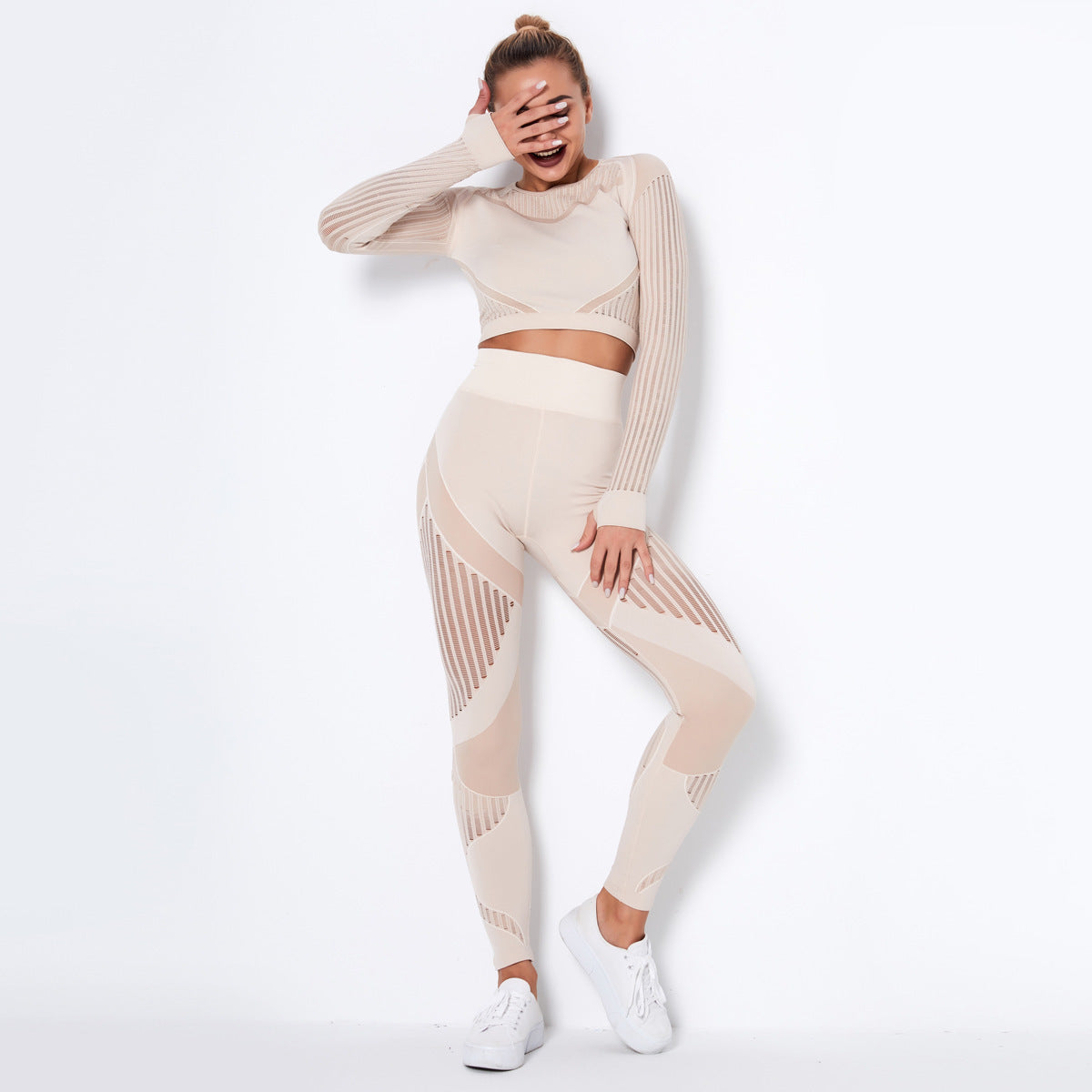 Seamless Knitted Absorbent Yoga Long-Sleeved Suit – Comfortable & Supportive Yoga Wear