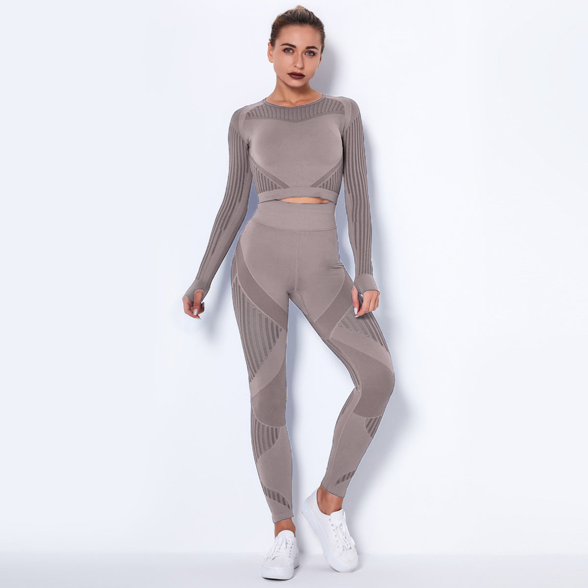 Seamless Knitted Absorbent Yoga Long-Sleeved Suit – Comfortable & Supportive Yoga Wear