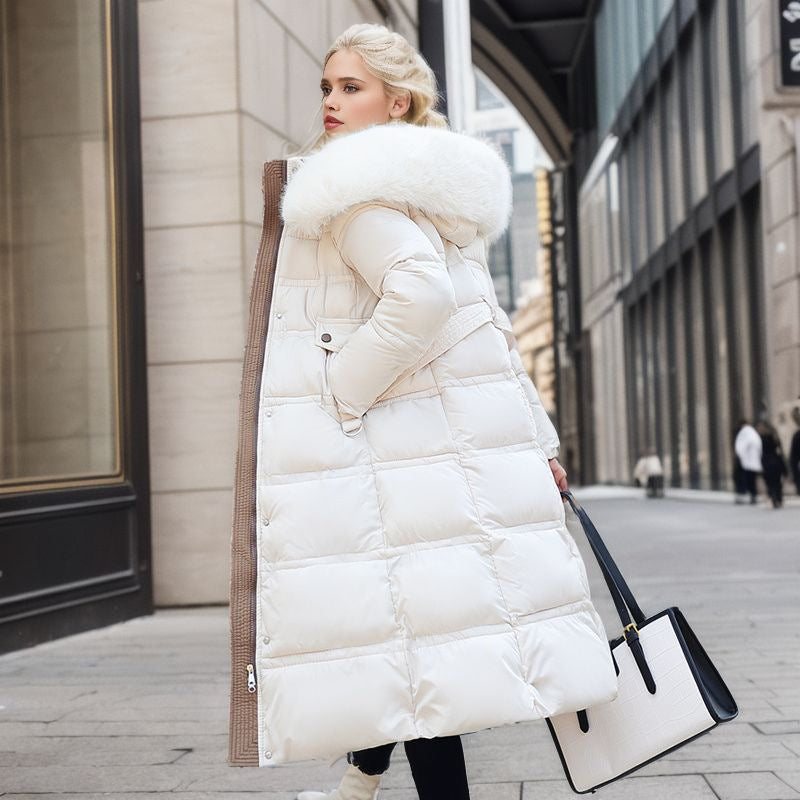 Schlanke lange Winterjacke mit Pelzkapuze und Gürtel – modischer, einfarbiger Kapuzenmantel für Damen