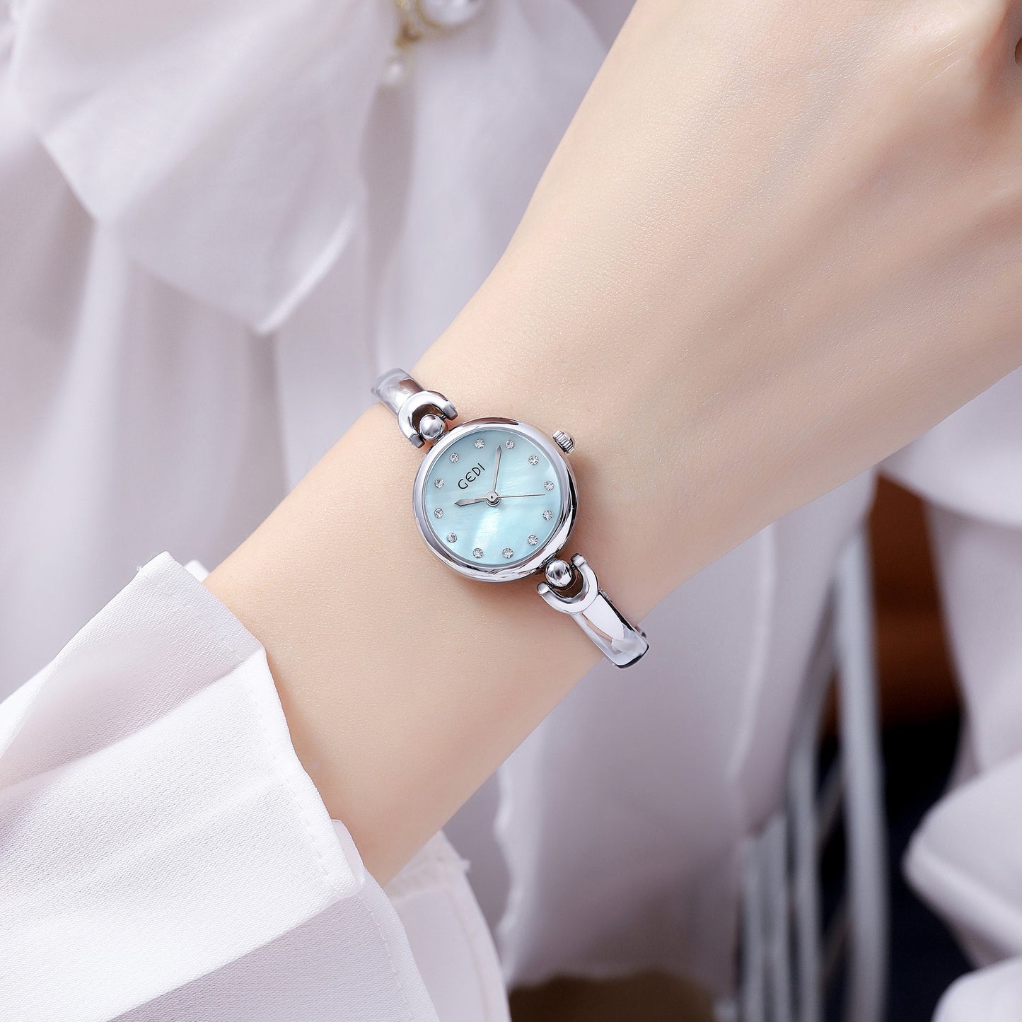 Simple Design Small Exquisite Round Dial Bangle Watch Quartz Watch - ZA-ZOLA