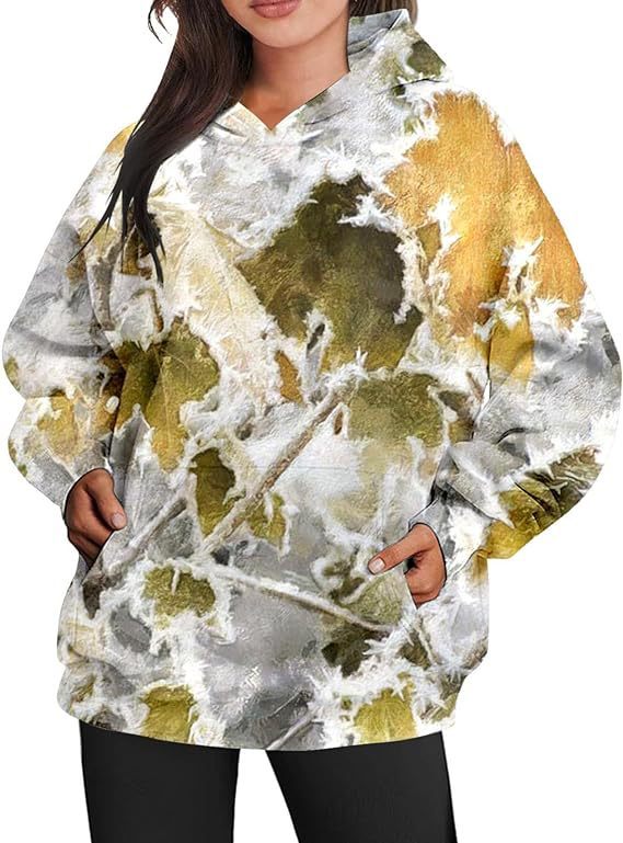 Women's Camouflage Hoodie with Maple Leaf Print – Oversized Sports Hoodie for Ultimate Comfort