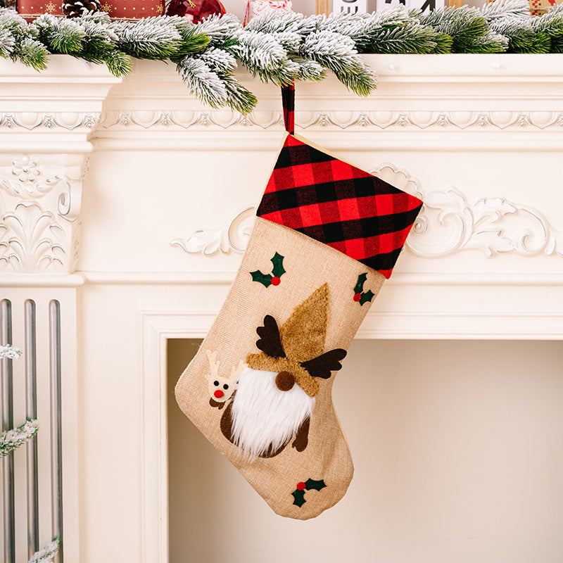 Red & Black Plaid Embroidered Window Pendant – Christmas Holiday Decor - ZA-ZOLA