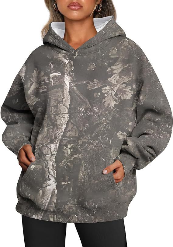 Women's Camouflage Hoodie with Maple Leaf Print – Oversized Sports Hoodie for Ultimate Comfort